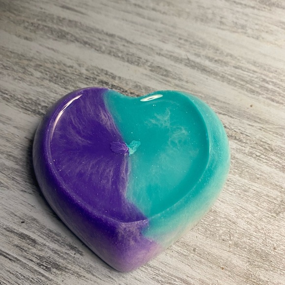 Tiedye Heart Dish - Teal Purple and White Jewelry or Trinket Tray - Handmade - Picture 11 of 11